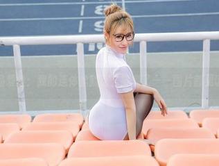 出品爱丝：我的连体丝就这么被撕了——图片都见证了