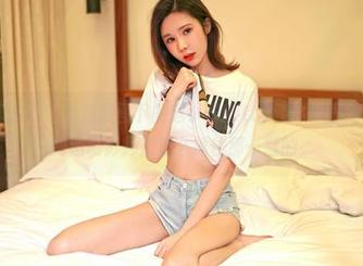 Feilin嗲囡囡 – 高清原图下的赵小米Kitty和体操服，你真的不知道摄影师是怎么抓住那一刻的。