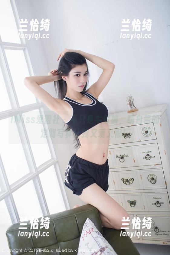 IMiss爱蜜社 - 不只是牛仔裤，萌白酱的定制写真让我又爱又恨！