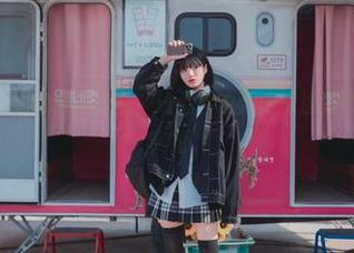 Jenny(정제니)的私房灰丝，让你再也无法专注工作，只想一探究竟。