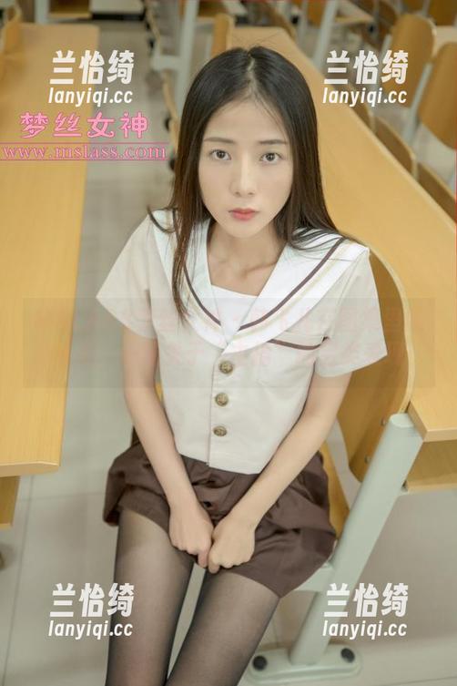MSLASS梦丝女神 - 韩飞儿在图集里脱掉圣光，一场关于“主播”的另类表现！