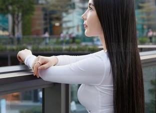 MiiTao蜜桃社 – 许思铭私拍灰丝作品，别说我没提醒你，椅子上的姿势还是得注意啊。
