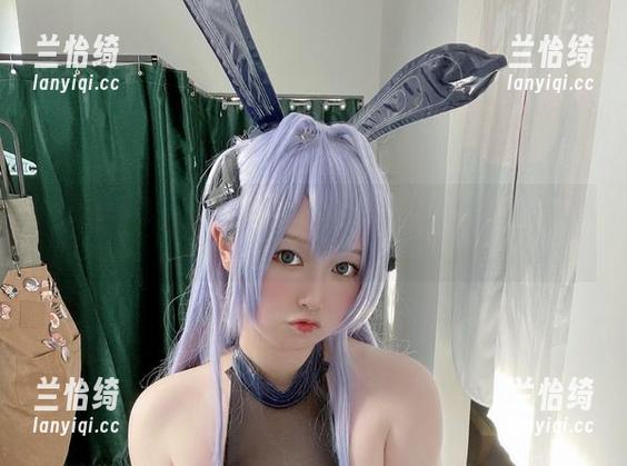 PAKI草莓酱在网上晒自拍，果然是一抹红…不，是一图乐趣！