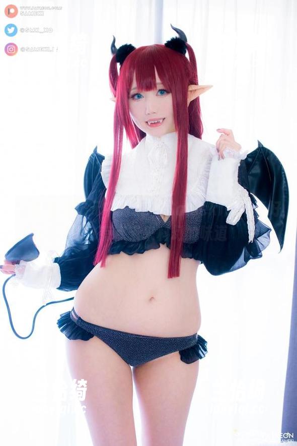 尼尔机械纪元中的2B，Sameki的写真好像也有点未来科幻的味道