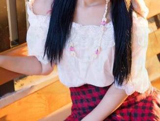 TGOD推女神 – 宛恩miyu和她的礼服私房照，莫名让我想到了小学时的毕业舞会。