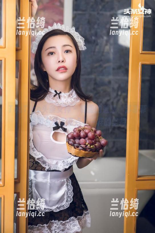 TouTiao头条女神 - 制服的魅惑，苏菲菲原图合集里有点不一样的坚持