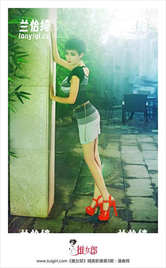 TuiGirl推女郎 - 见证胡允儿在皮衣里的魔力，高清版，眼睛愉悦得像在吃冰淇淋。