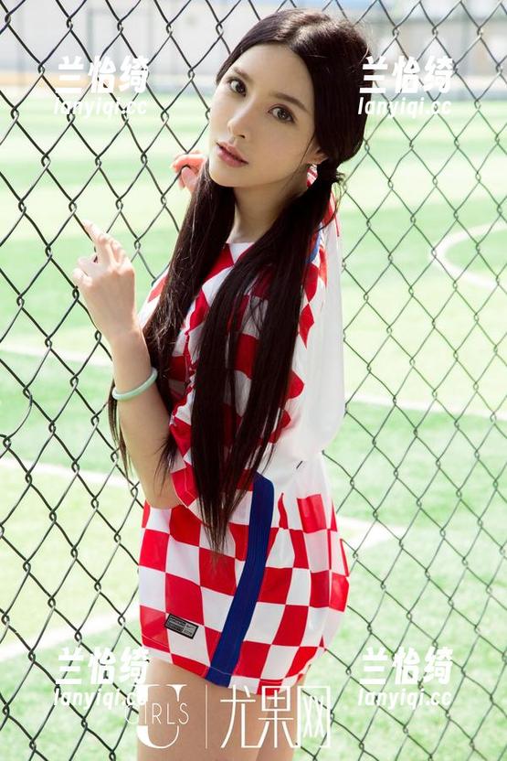 UGirls尤果网 - 才可儿的写真图册：到底藏了啥小秘密呢？