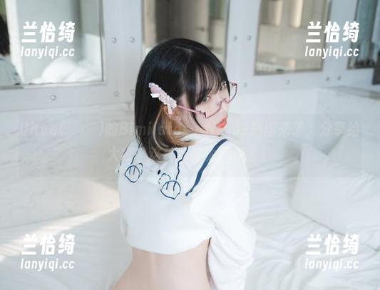 Uhye(이유혜)的Bimilstory-NO.02原图来了，分享给大家，这种风格太猎奇了！