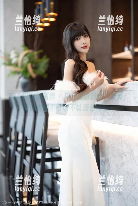 XIAOYU语画界 - 月音瞳的新作，灰丝，谁说衣服不可以不以颜色而论？
