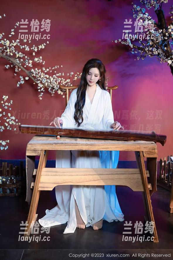 Xiuren秀人网 - 喂，MOON嘉依，这双马尾真的太会撩了，忍不住想多看几张写真。