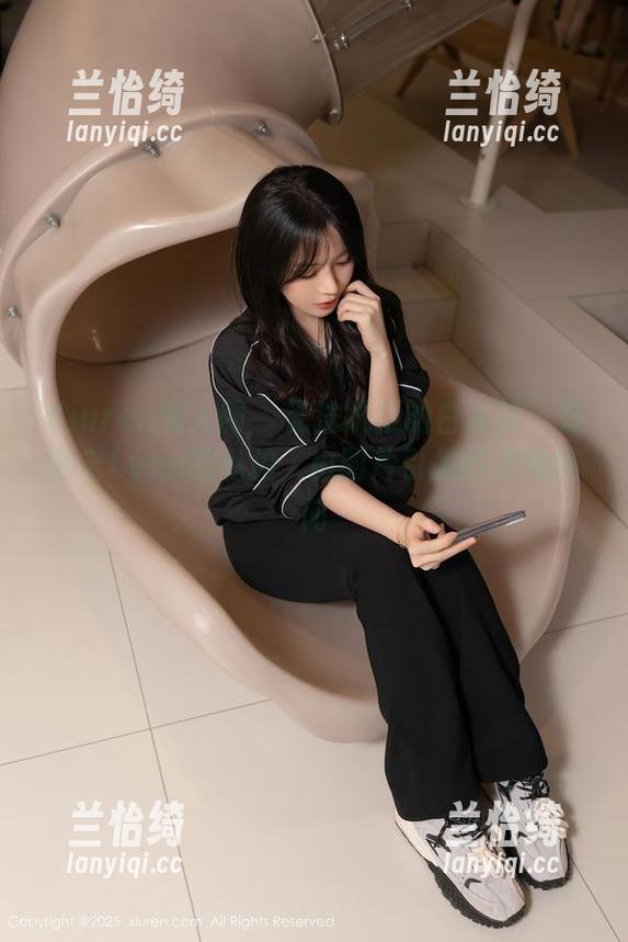 Xiuren秀人网 - 无法抗拒的白衬衫：刘奕宁Lynn的私拍，由图片引发的灵魂拷问