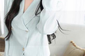 Xiuren秀人网 – 爱了，奶茶味的包子这身校服！原图给我漫长的惊叹，图包也是出乎意料的。