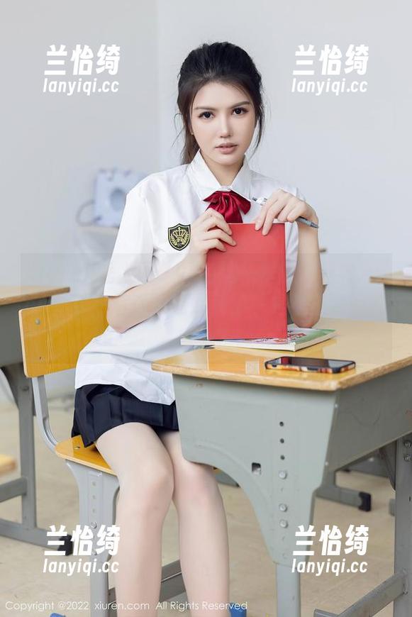 Xiuren秀人网 - 黑色这一季的容容容Alice分享，怎么又迷到我了，是不是她有啥魔力？