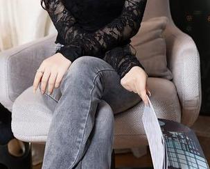 Xiuren秀人网 – 小蛮妖yummy全套写真：眼镜和我，谁才是主角？