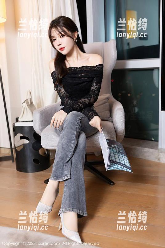 Xiuren秀人网 - 小蛮妖yummy全套写真：眼镜和我，谁才是主角？