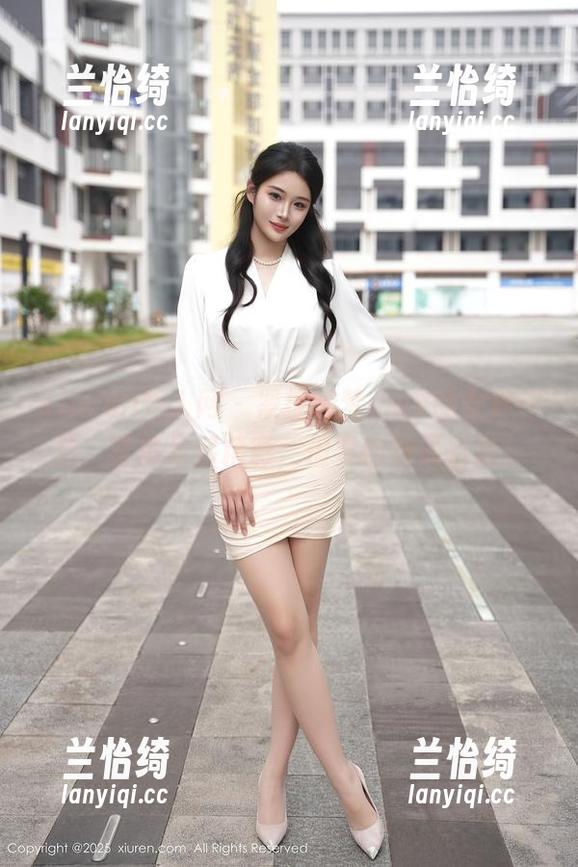 Xiuren秀人网 - 紧握晓梦may的女神作品，背影足够精彩，但要翻到最后哦。