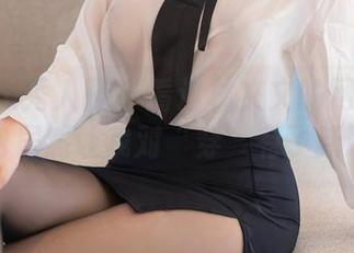 Xiuren秀人网 – 看这林文文的网袜写真，图包居然让我对“穿”有了新理解。