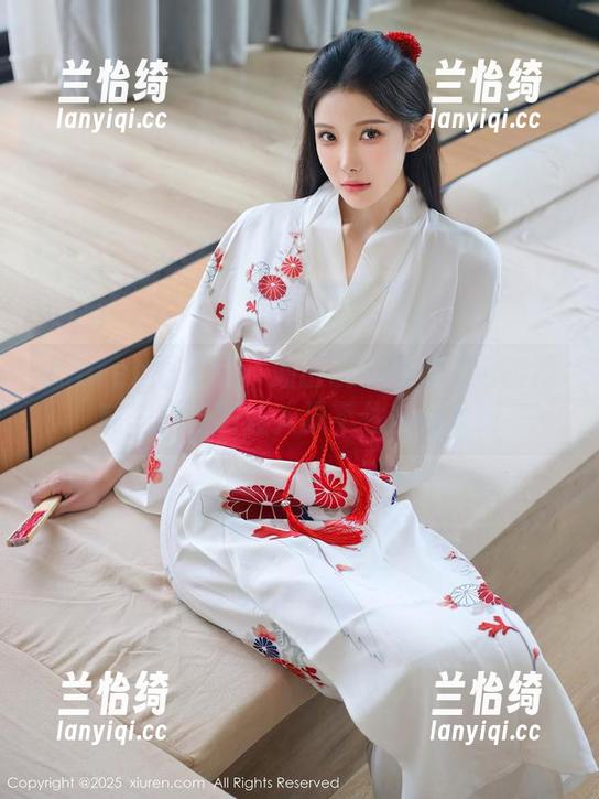 Xiuren秀人网-油田溪溪 Xiuren秀人网 - 油田溪溪的棉袜抢镜福利——原图让人忍不住多看几眼