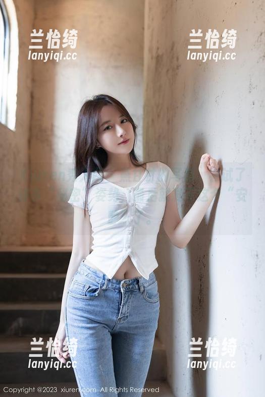 Xiuren秀人网 - 燕甘甘的写真：尝试了许多“秘密”姿势，最后就剩下这个“安静”了。