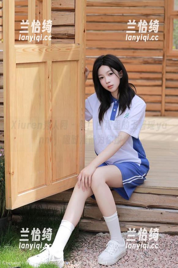 Xiuren秀人网 - 看！白裙里的王馨瑶yanni，随时准备为你撩心？