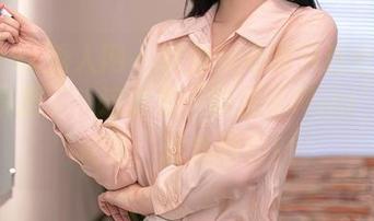 Xiuren秀人网 – 以为双马尾只适合小女孩？暴露了，这才是“糯美子Mini”的空间啊，精选图包！