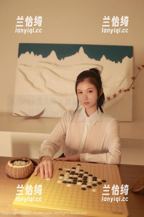 Xiuren秀人网 - 这就是裸足的奥秘，趁热拿铁latte的私拍一览无遗