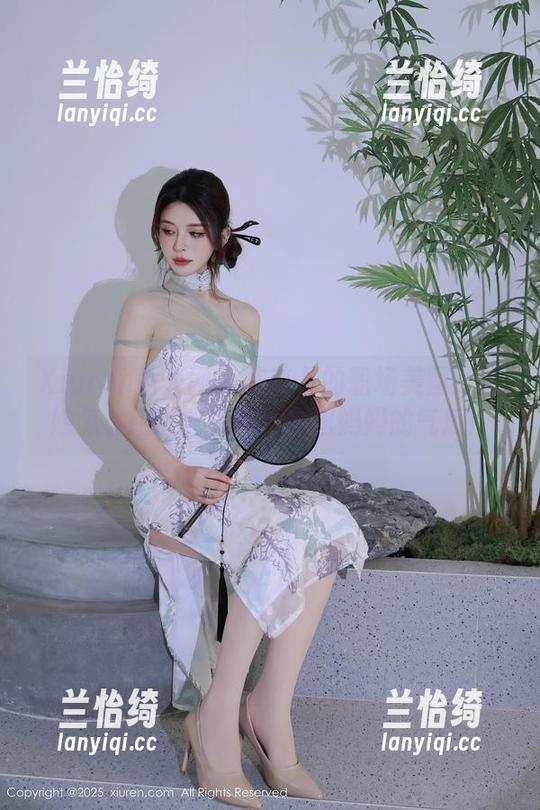 Xiuren秀人网 - 陈芊儿的职场美图：看她怎么用职业装薄化全职妈妈的气质！