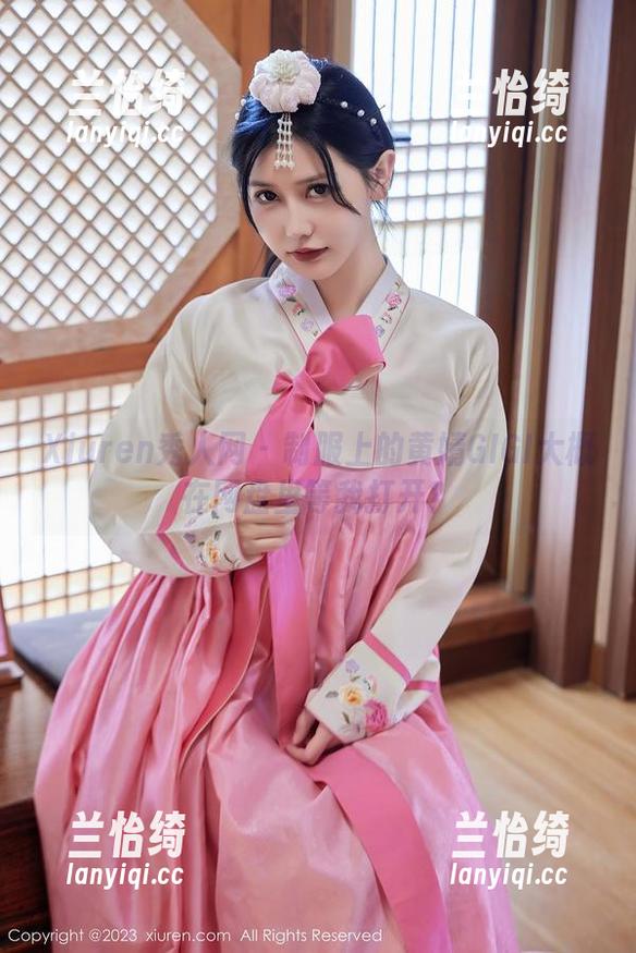 Xiuren秀人网 - 制服上的黄婧GIGI大概在网盘里等我打开？