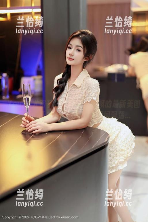 YouMi尤蜜荟 - Cris_卓娅祺的最新美图更新，看完我的灵魂都在腿间飘荡...