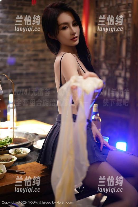 YouMi尤蜜荟 - 听说思淇Sukiiii与奶牛的全套组合能治愈你的每一天，快下载吧！