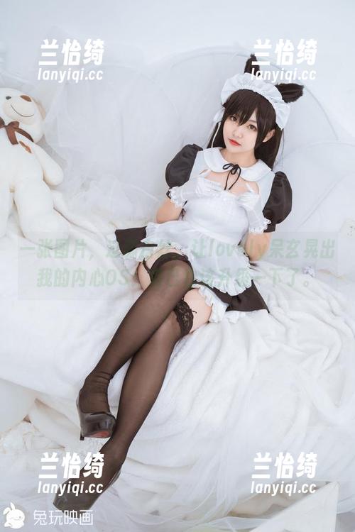 一张图片，过膝白丝，让lovely呆玄晃出我的内心OS：自己也该升级一下了。