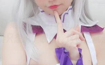 高清写真集里的nagesa魔物喵，那一抹温柔只想说，哎呀，这也是风景呀