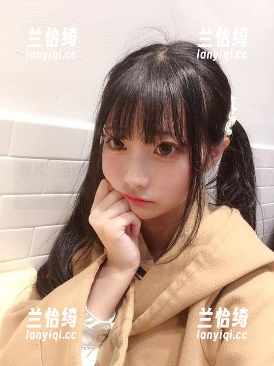 wendydydydy_酱油 照片:当Wendy和奶牛拍照,为什么总有一种拟人化的万物皆可爱?