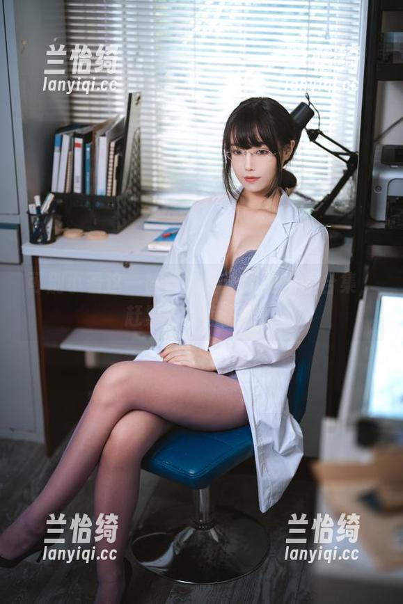 可别小看这一智智，野泳装的私藏合集，赶紧去网盘查收！