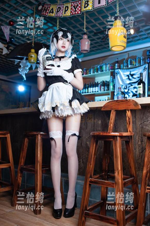 一米八的大梨子无圣光的居酒屋套图，随性又放飞自我。