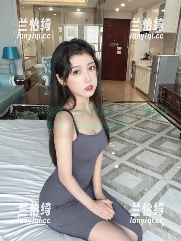 不呆猫的更新：吉他妹妹这些cos是要闹哪样，每张都想收藏！