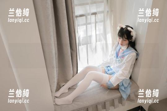 拿着免费的“不呆猫”修女写真，坐等大家的反应，哈哈，有点好奇！
