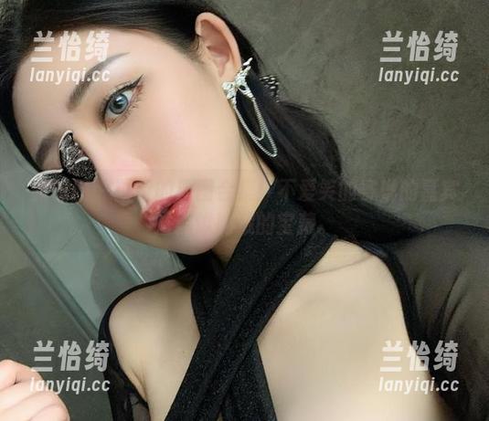 微密圈 - 独特的原图合集！不爱笑的赛琳的嘉宾帖就像隐藏的宝藏。
