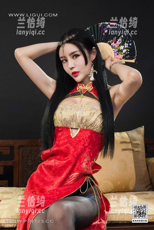 丽柜 - xilly制服合集，每张都是悄悄的暗示