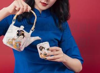 丽柜 – 一言不合就双生花旗袍！甜甜私房图包开箱，真有你的！