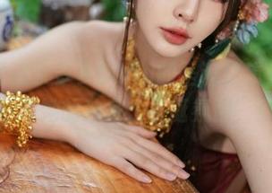 不想错过余多多Dudu的圣诞特辑，快来分享她的独家“圣诞氛围”！