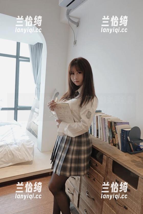 依依超级懒 一丝不苟的依依超级懒,开启的女巫全套图集,越来越想要探个究竟