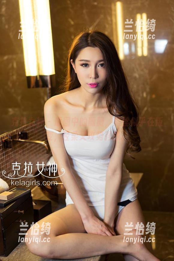 克拉女神 - 原图中的薇薇，黑丝似乎在叛变，轻柔又攻势强烈。