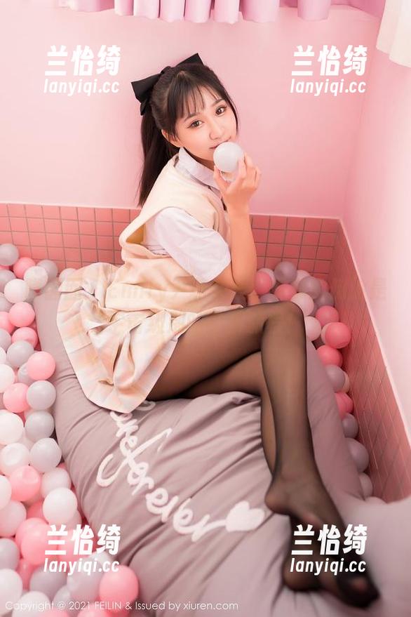 嗲囡囡 - Emily尹菲在线：妹妹的侧脸是宇宙级别的梦游旅程！