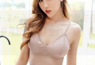嗲囡囡 – Emily顾奈奈酱的皮衣在无圣光下，像是从黑暗里走来的小猫，真有点迷离呢