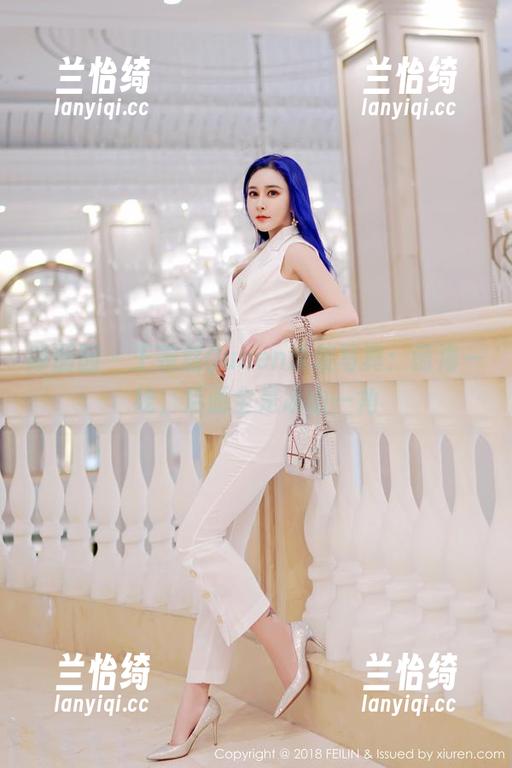嗲囡囡 - 王婉悠Queen泳装写真：前海一线，后面全是冰山一角