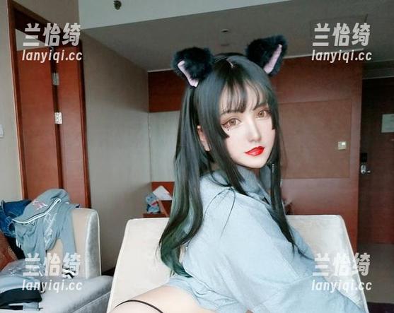 谁说连体衣只能是性感，夏鸽鸽不想起床把无圣光穿出新高度！