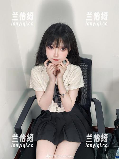 伊斯塔凛和无圣光相遇，大肉丸Amiee的美图又给人生新体验！