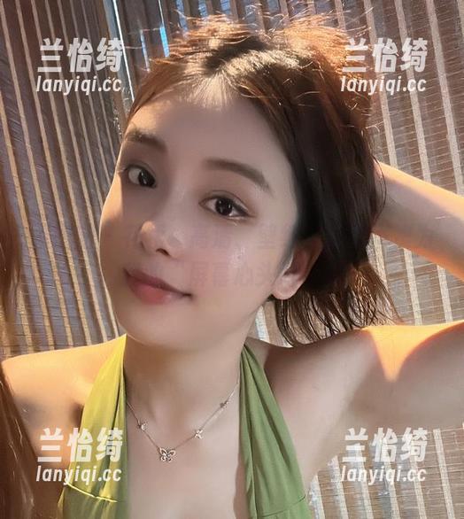 微密圈 - 花裙、高清、壁纸，奶雯不愧为我的“屏幕心头好”！